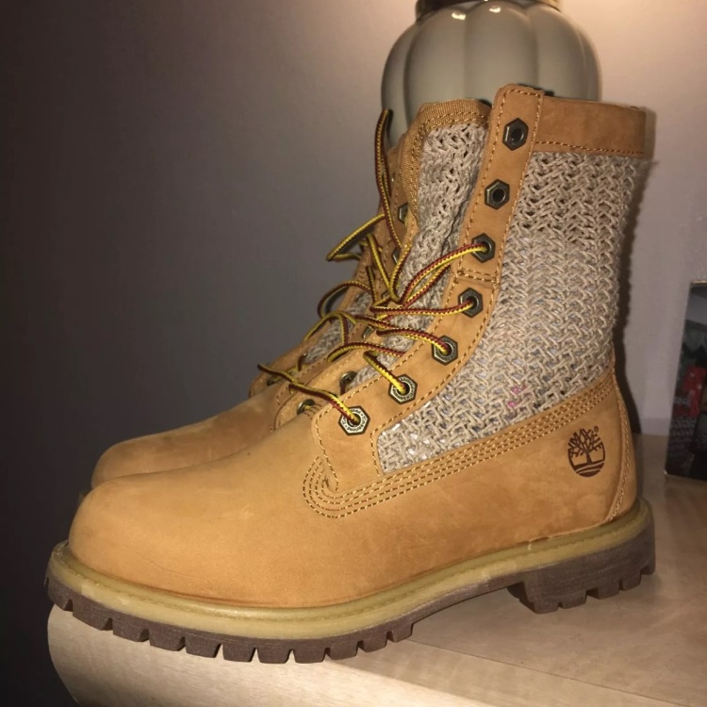 Crotchet tan Timberlands